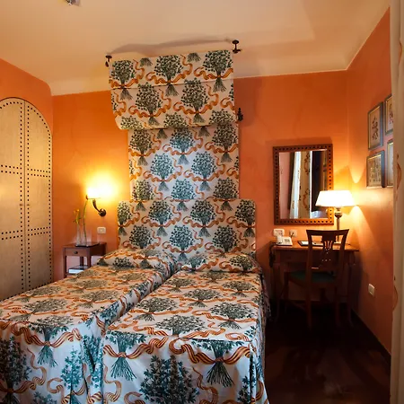 Hotel Vecchio Borgo 4*